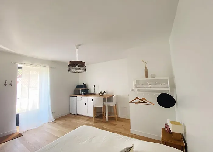 L'anne Xe, Independant Apartmán Valeuil